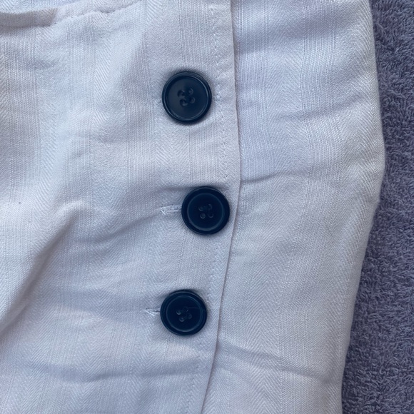 Skort Tan Buttons Side - Picture 2 of 4